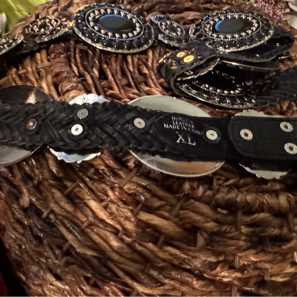 Black and Silver Western Style Belt - Picture 6 of 10